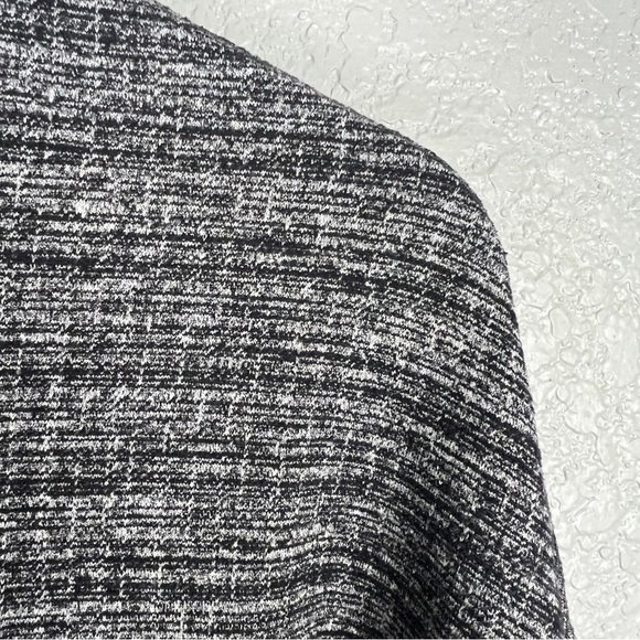 Lululemon Extra Mile Hoodie, Ringspun Denim Black White 4 – Rulu, Ruffle, Runner - Picture 9 of 13